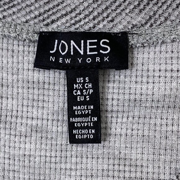 Jones New York Women's size Small Long Sleeved Knit Top Gray Hi Low Hemline - Picture 7 of 9